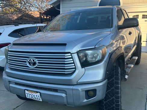 Used 2015 Toyota Tundra SR image 8