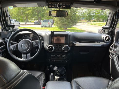 Used 2013 Jeep Wrangler Rubicon w/ PWR Convenience Group AWD/4WD image 21