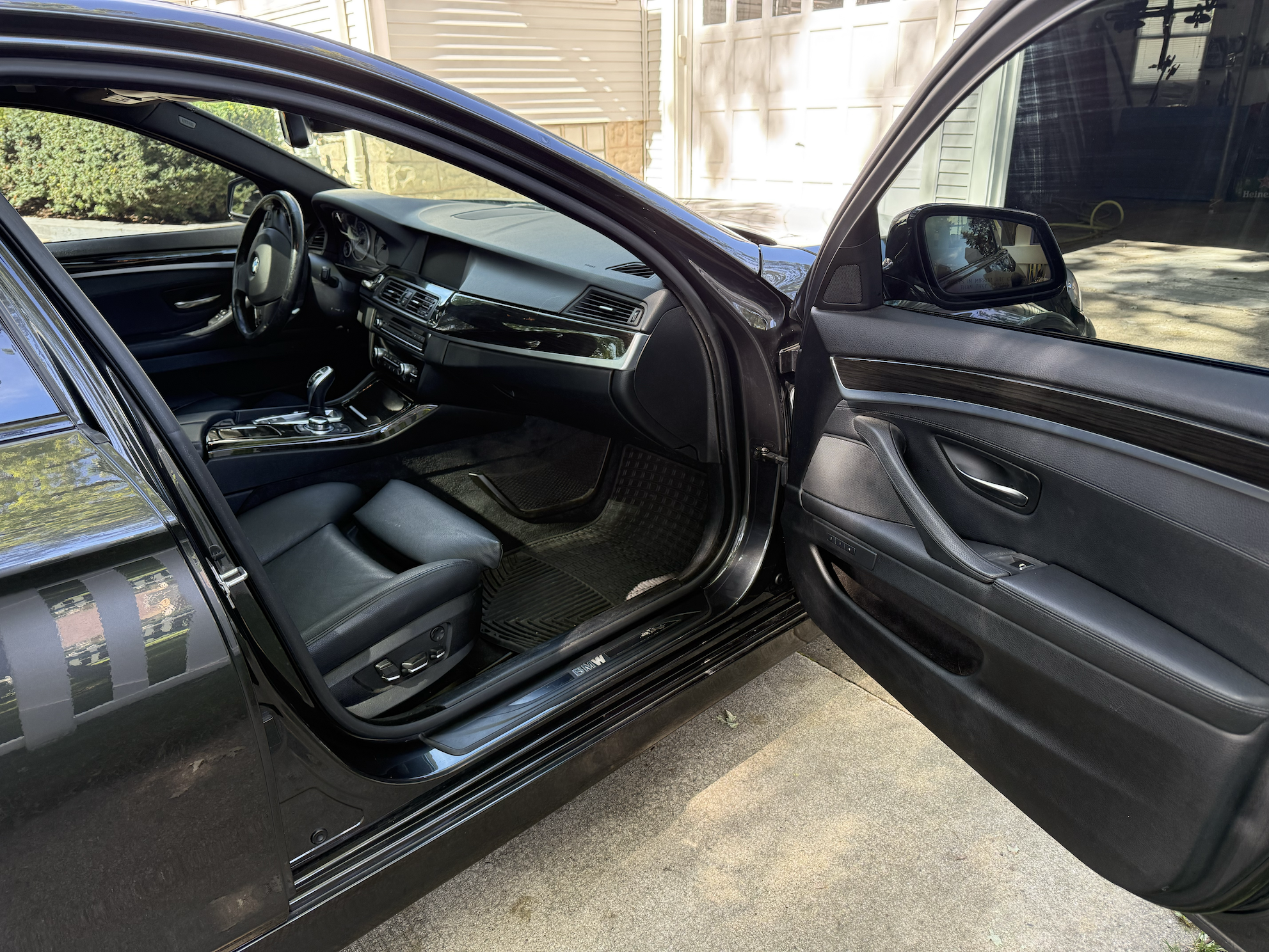 Used 2012 BMW 528i xDrive Sedan AWD/4WD image 6