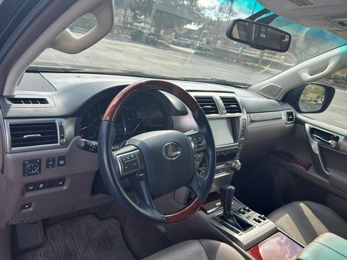 Used 2010 Lexus GX 460 Premium image 12