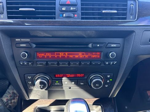 Used 2011 BMW 328i Coupe image 11