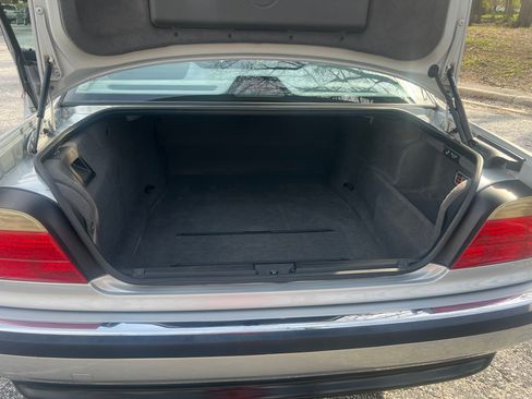 Used 2000 BMW 740i RWD image 17