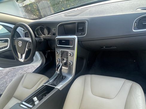 Used 2017 Volvo S60 T5 Inscription FWD image 19