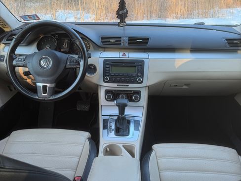 Used 2009 Volkswagen CC Sport image 25