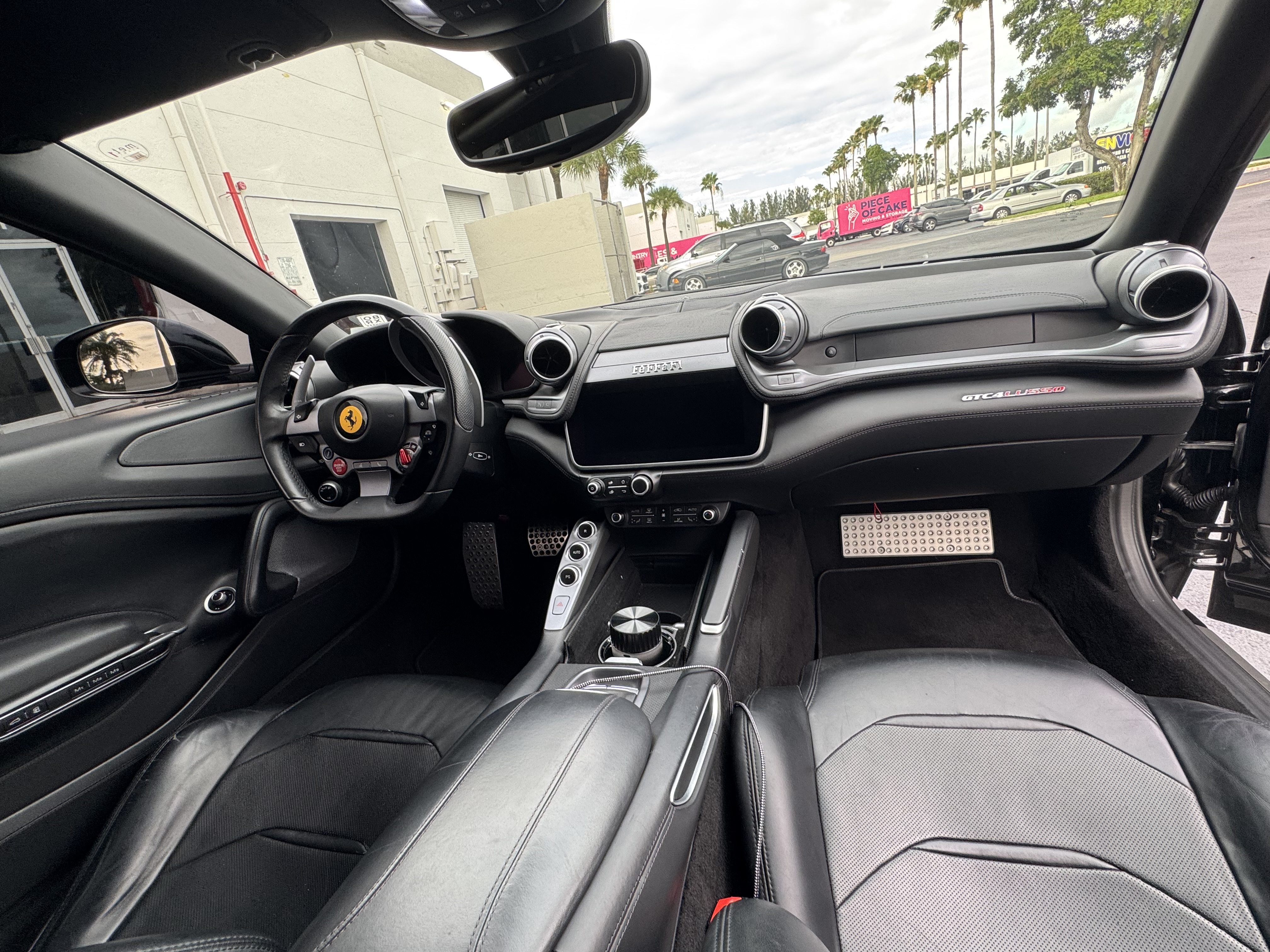 Used 2018 Ferrari GTC4Lusso AWD/4WD image 12