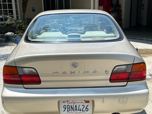 Used 1996 Nissan Maxima SE FWD image 8