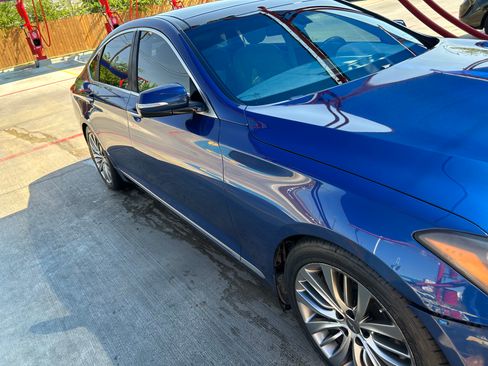 Used 2015 Hyundai Genesis 5.0 RWD image 11