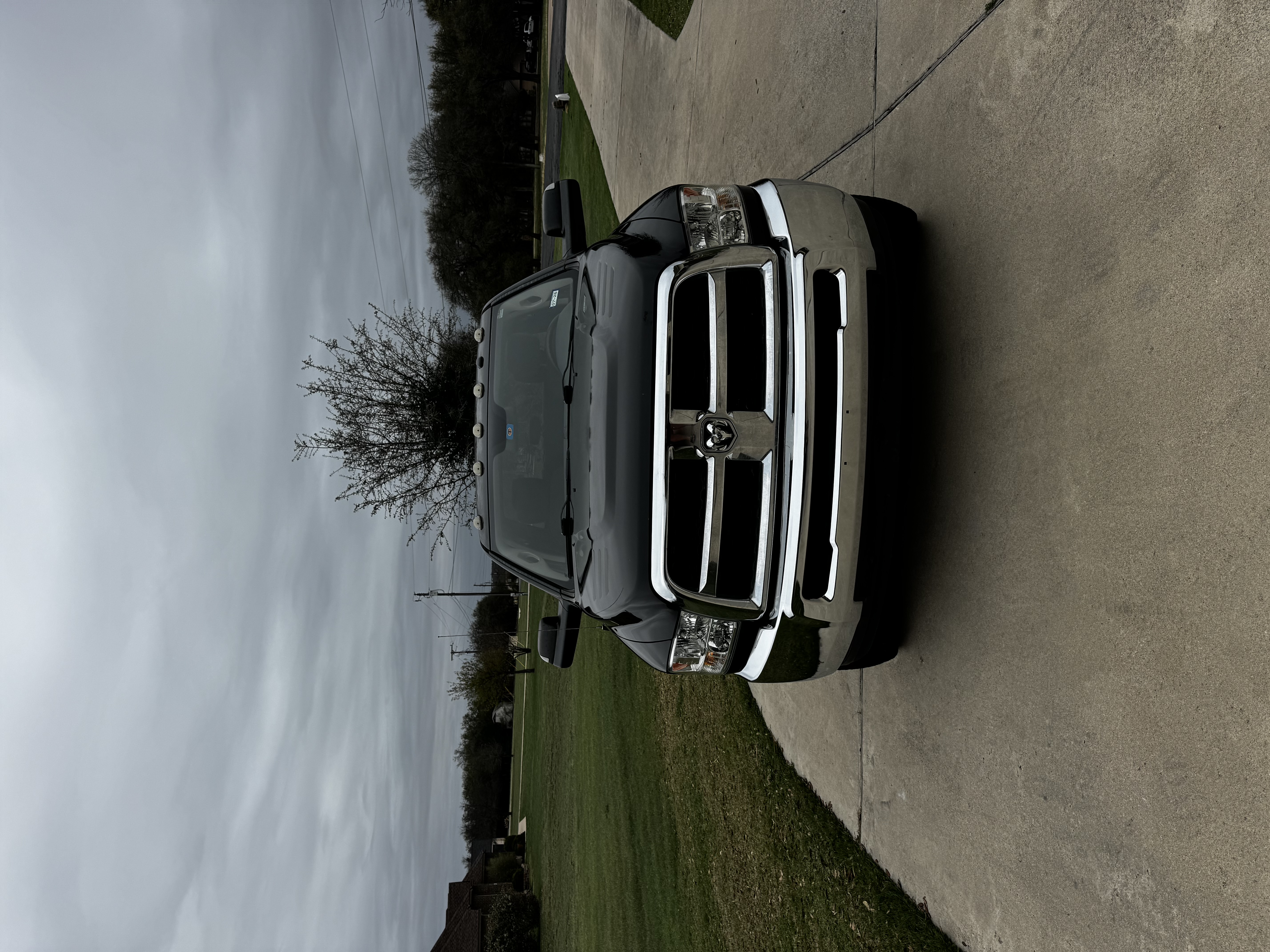 Used 2015 RAM 2500 Tradesman w/ Chrome Appearance Group AWD/4WD image 2