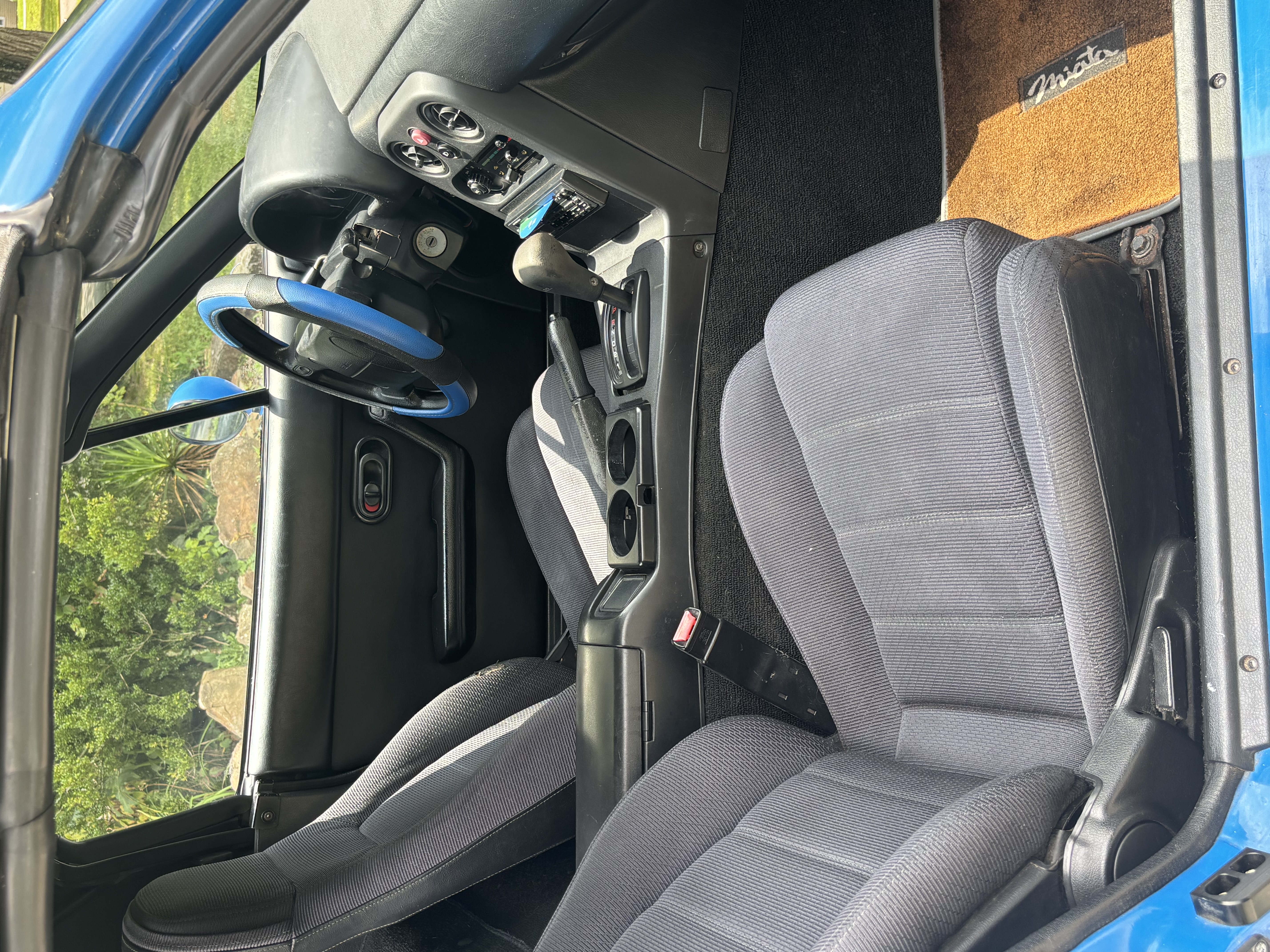 Used 1992 MAZDA MX-5 Miata RWD image 12