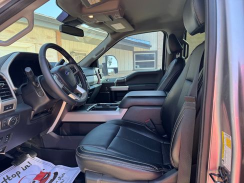 Used 2021 Ford F250 Lariat w/ Tremor Off-Road Package image 5