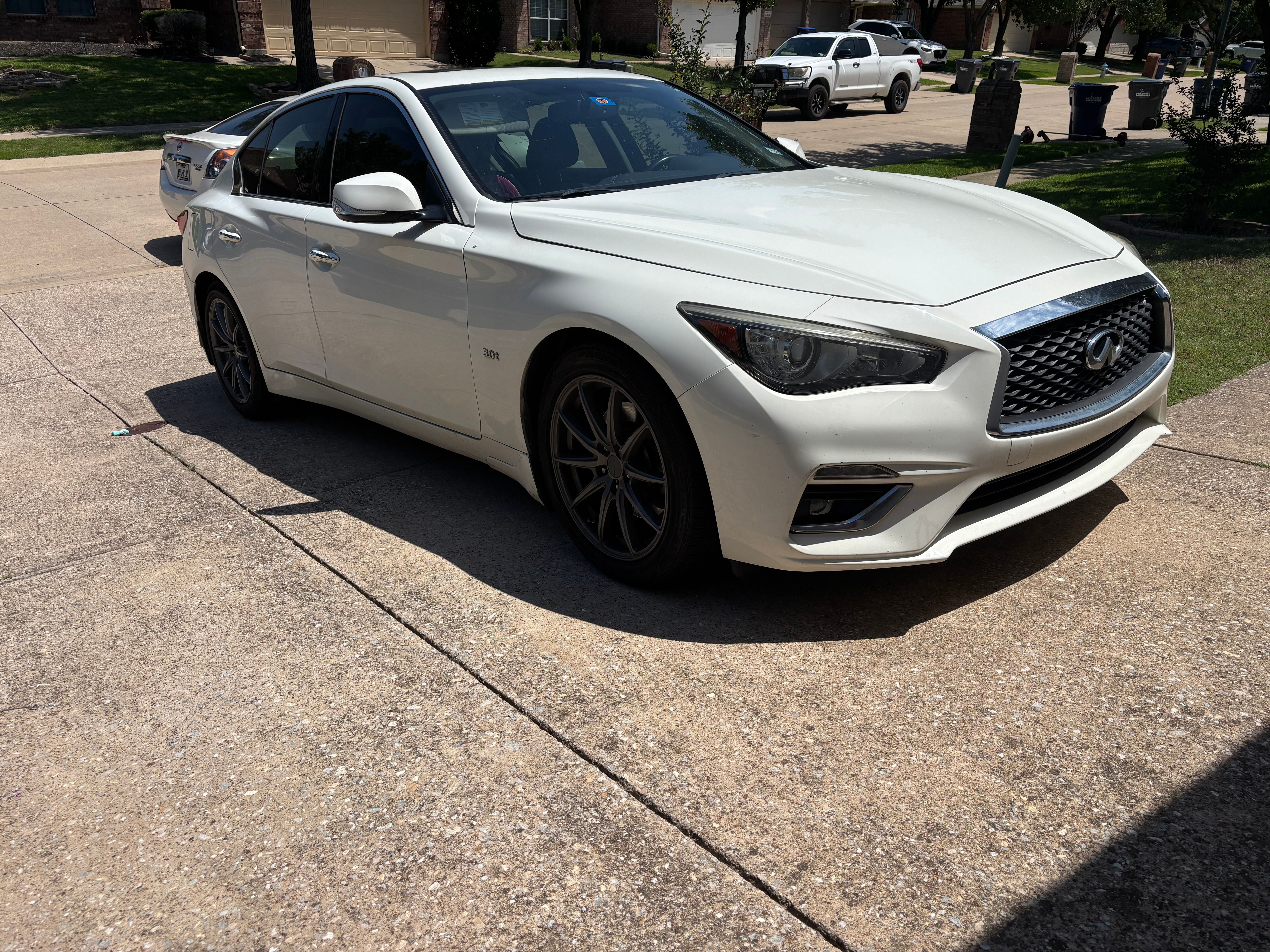 Used 2018 INFINITI Q50 Luxe w/ Cargo Package (L95) RWD image 9
