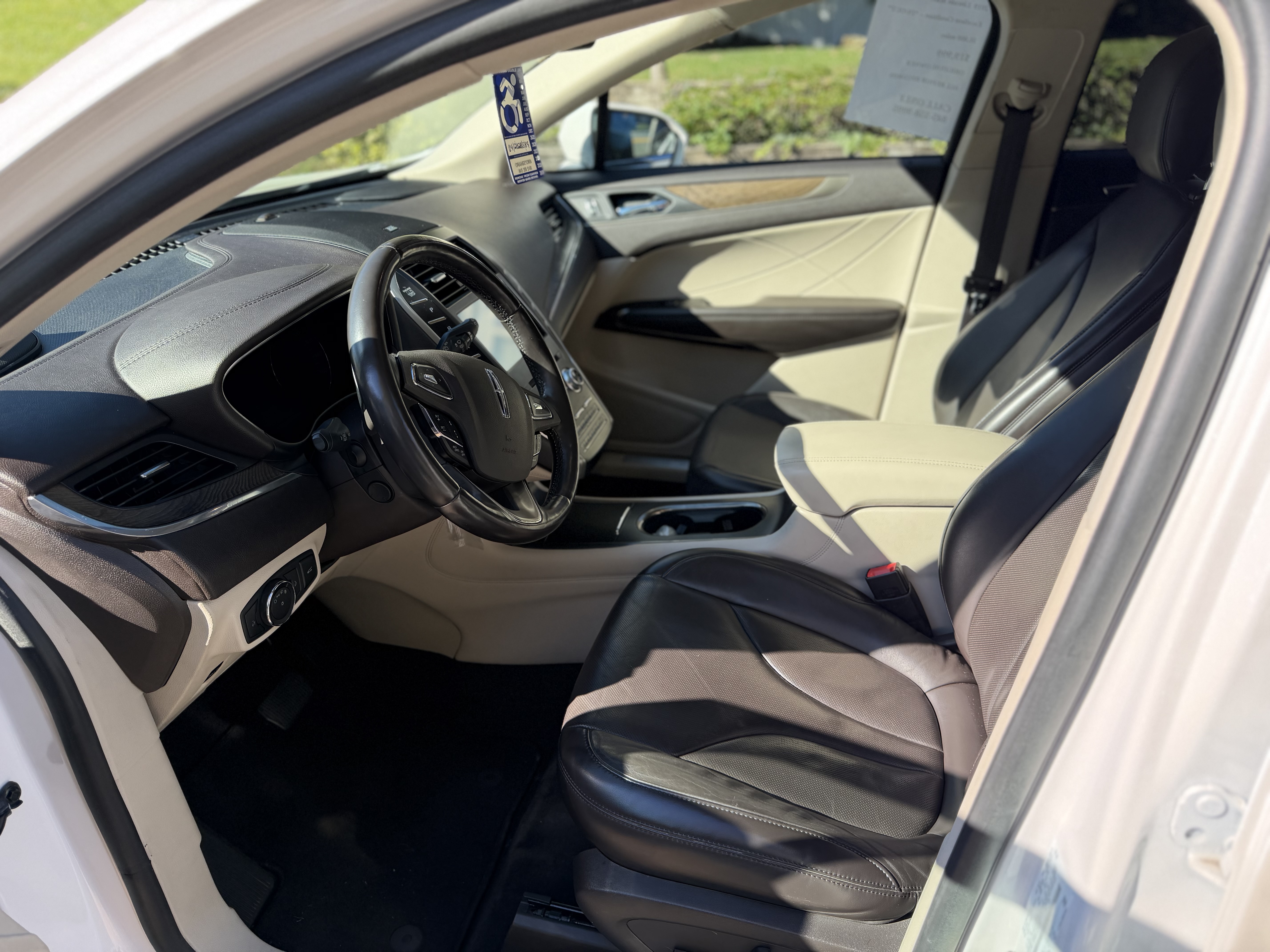 Used 2019 Lincoln MKC Reserve AWD/4WD image 9