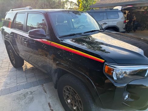 Used 2023 Toyota 4Runner 40th Anniversary SE image 2