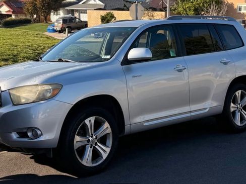 Used 2008 Toyota Highlander Sport FWD image 2