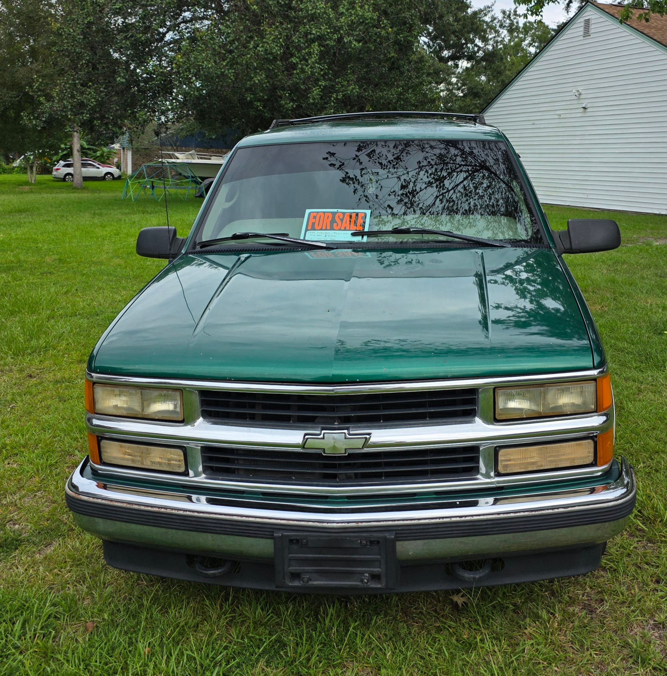 Used 1999 Chevrolet Suburban 2WD w/ Preferred Equipment Group 2 image 2