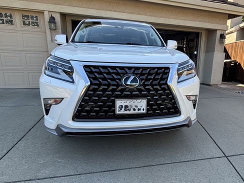 Used 2020 Lexus GX 460 Luxury w/ Accessory Package AWD/4WD image 4