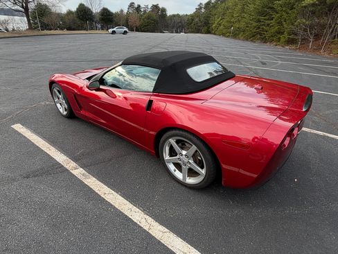 Used 2005 Chevrolet Corvette Convertible w/ Preferred Equipment Group image 11