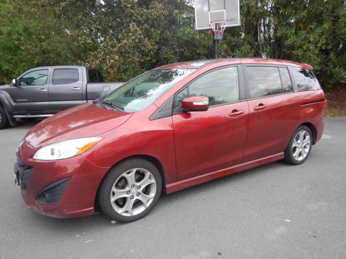 Used 2014 MAZDA MAZDA5 Grand Touring image 1