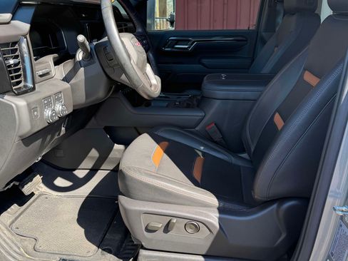 Used 2024 GMC Sierra 2500 AT4 w/ Technology Package image 6