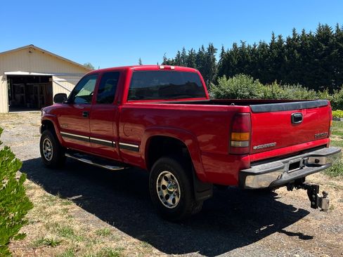 Used 2002 Chevrolet Silverado 2500 LT RWD image 2