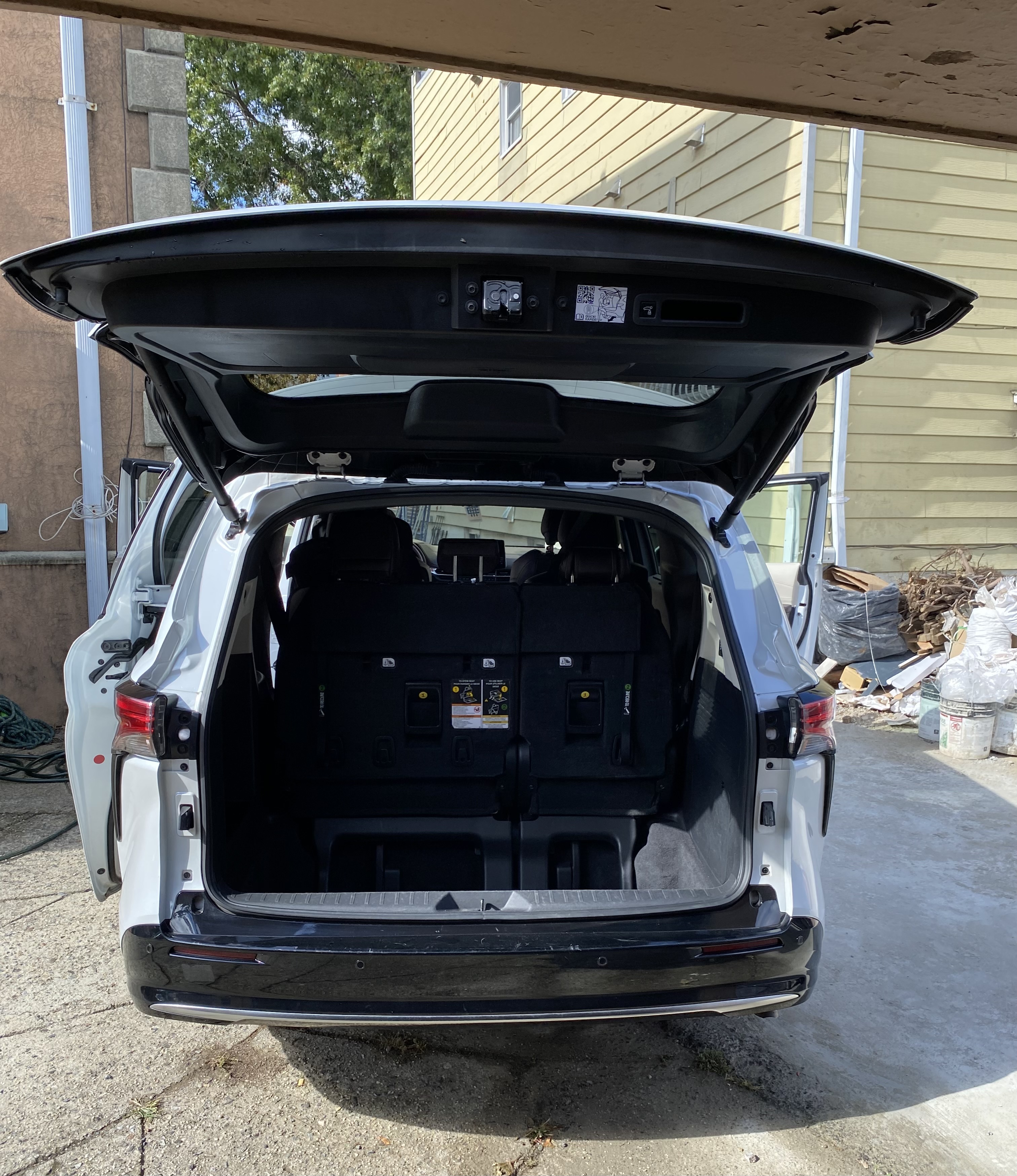 Used 2022 Toyota Sienna Platinum AWD/4WD image 9