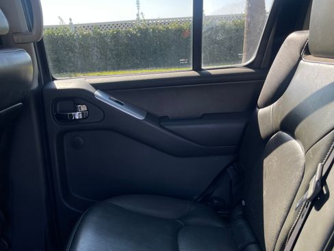 Used 2012 Nissan Pathfinder Silver image 16