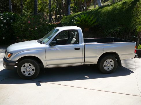 Used 2003 Toyota Tacoma 2WD Regular Cab image 1