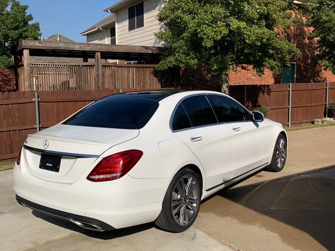 Used 2018 Mercedes-Benz C 300 Sedan image 4