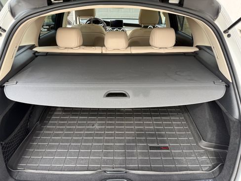 Used 2018 Mercedes-Benz GLC 300 300 Sport Utility 4D image 16