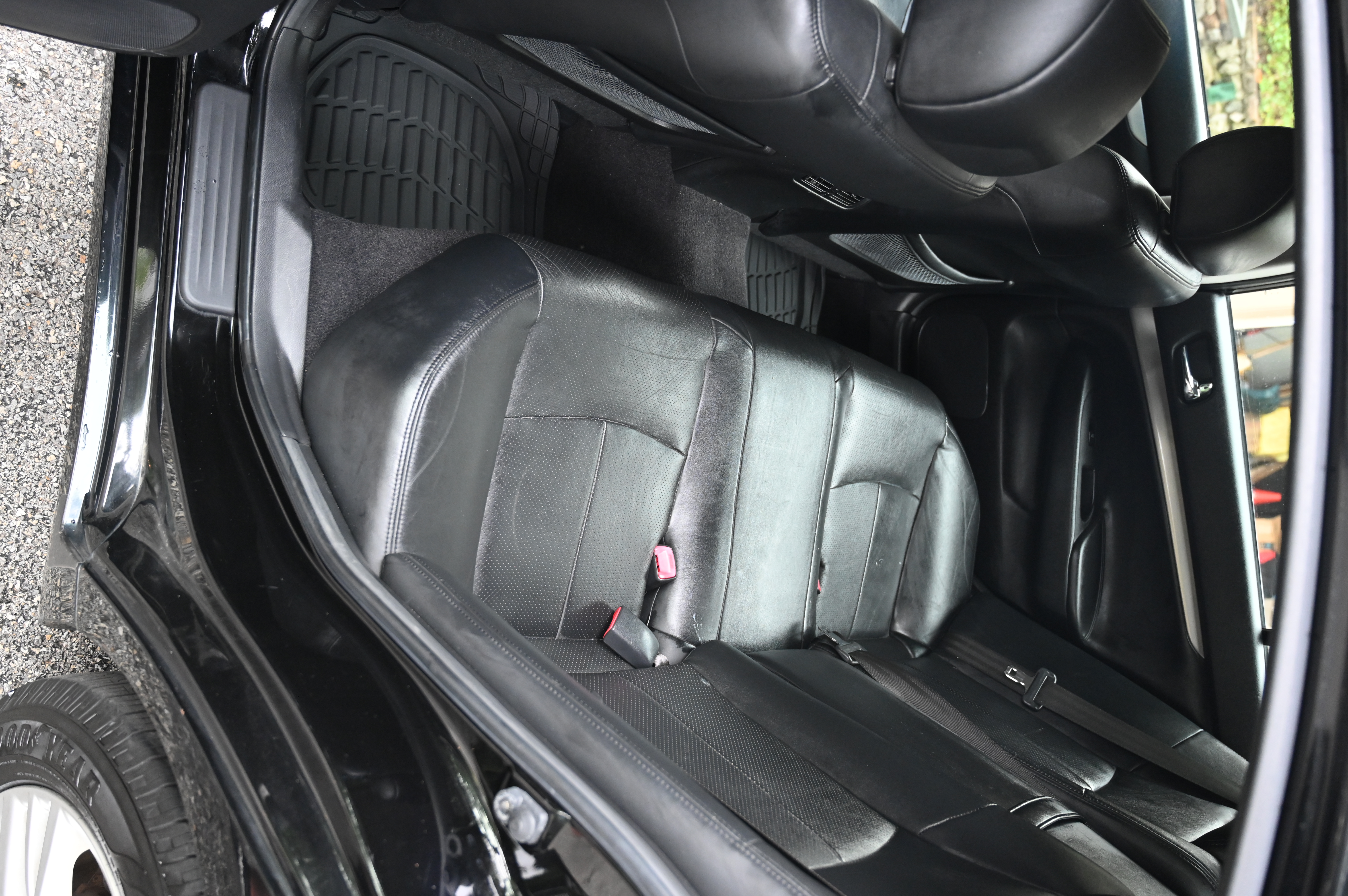 Used 2015 INFINITI Q40 AWD w/ Moonroof Package image 8