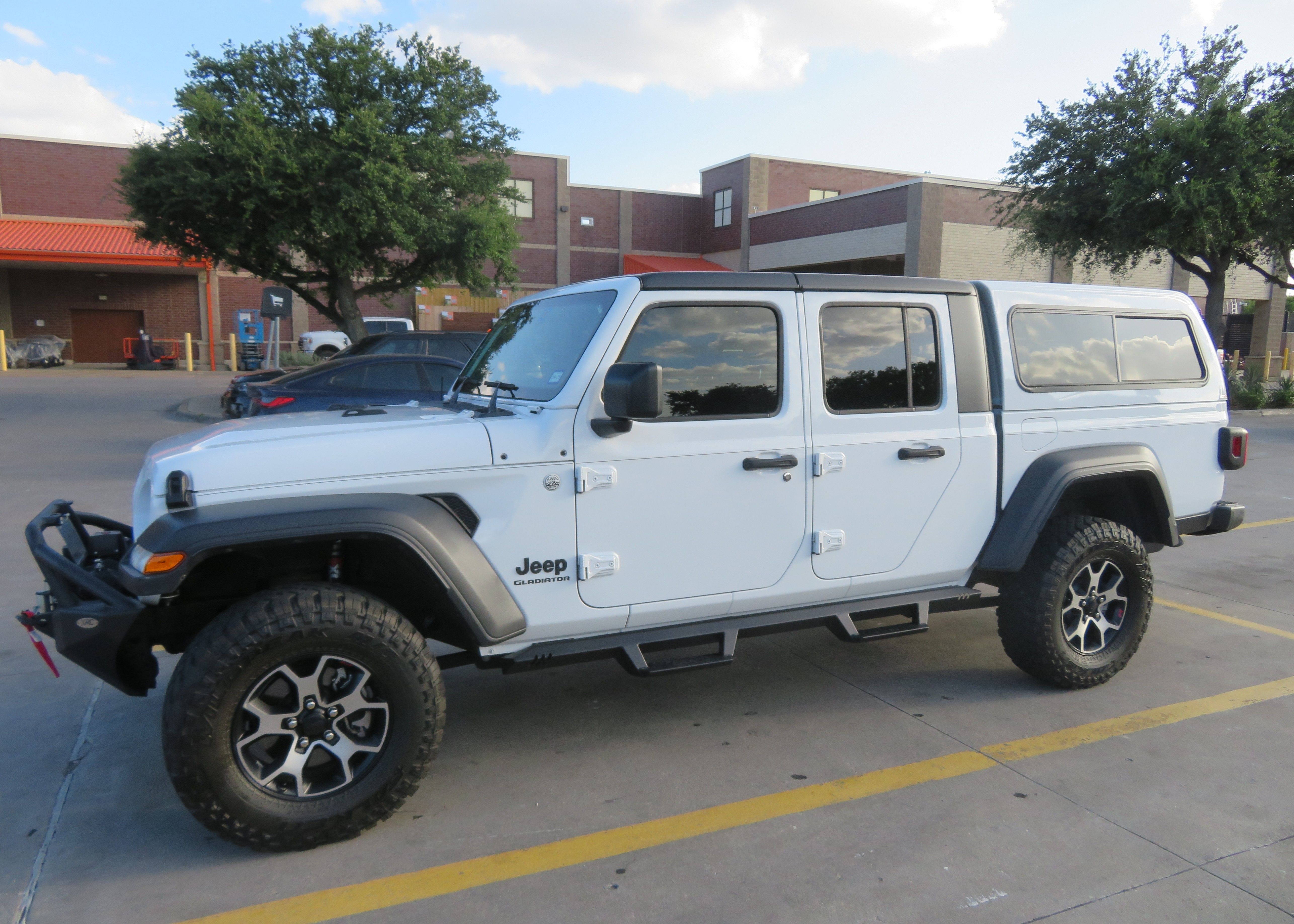 Used 2020 Jeep Gladiator Sport w/ Quick Order Package 24S AWD/4WD image 1