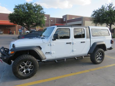 Used 2020 Jeep Gladiator Sport w/ Quick Order Package 24S image 1