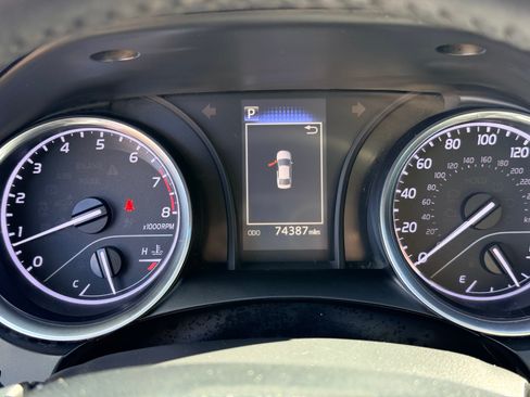 Used 2018 Toyota Camry SE w/ Protection Package (Q2) image 14