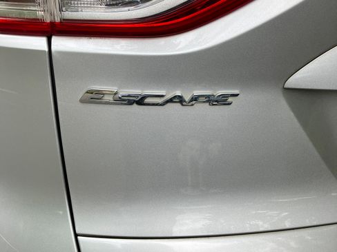 Used 2014 Ford Escape SE FWD image 12