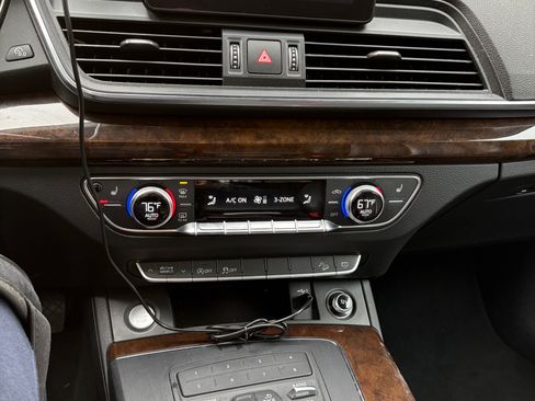 Used 2019 Audi Q5 2.0T Premium AWD/4WD image 10