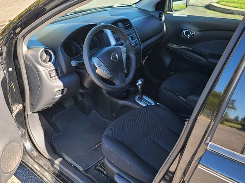 Used 2015 Nissan Versa SV image 12