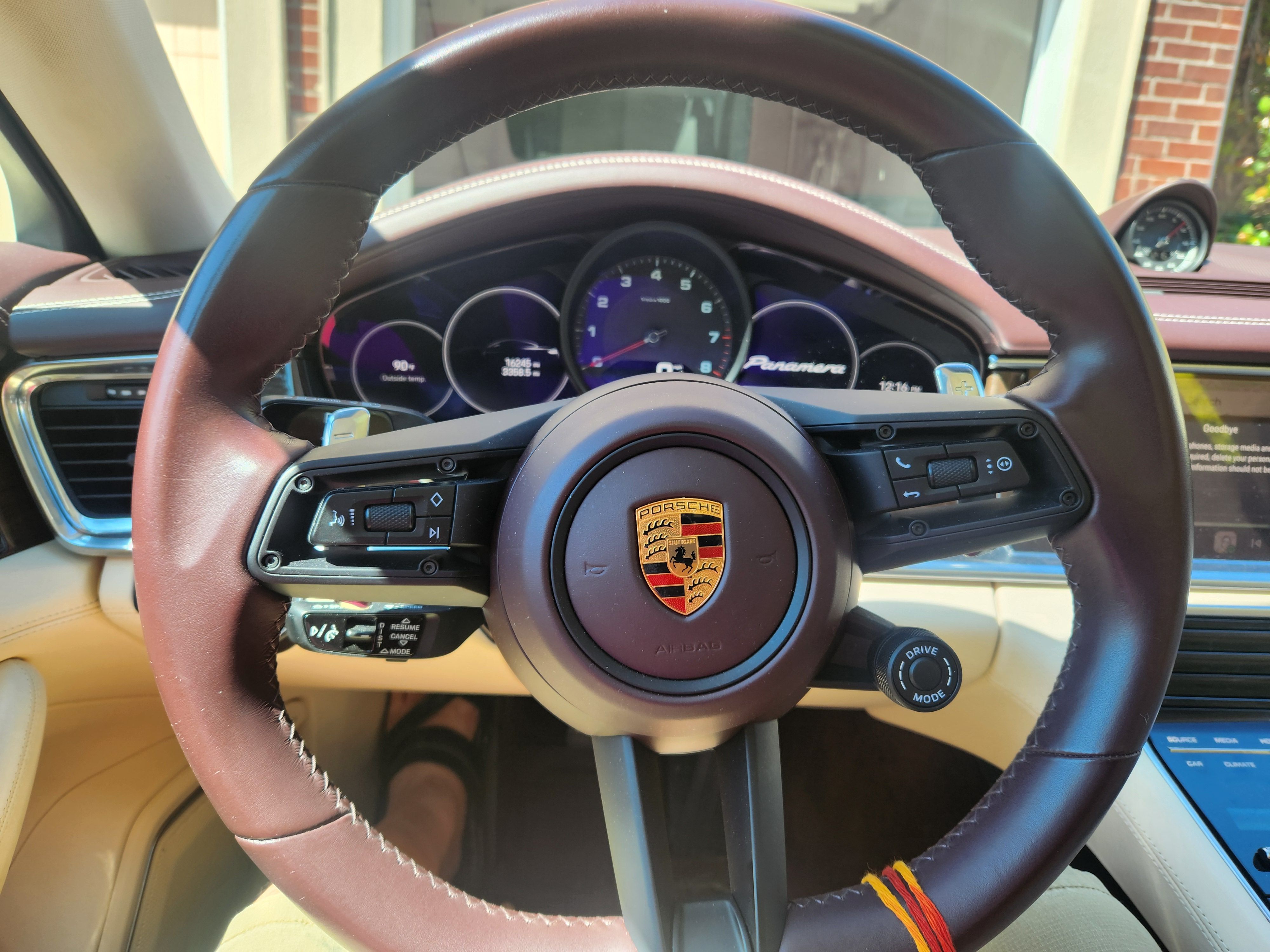 Used 2023 Porsche Panamera image 6