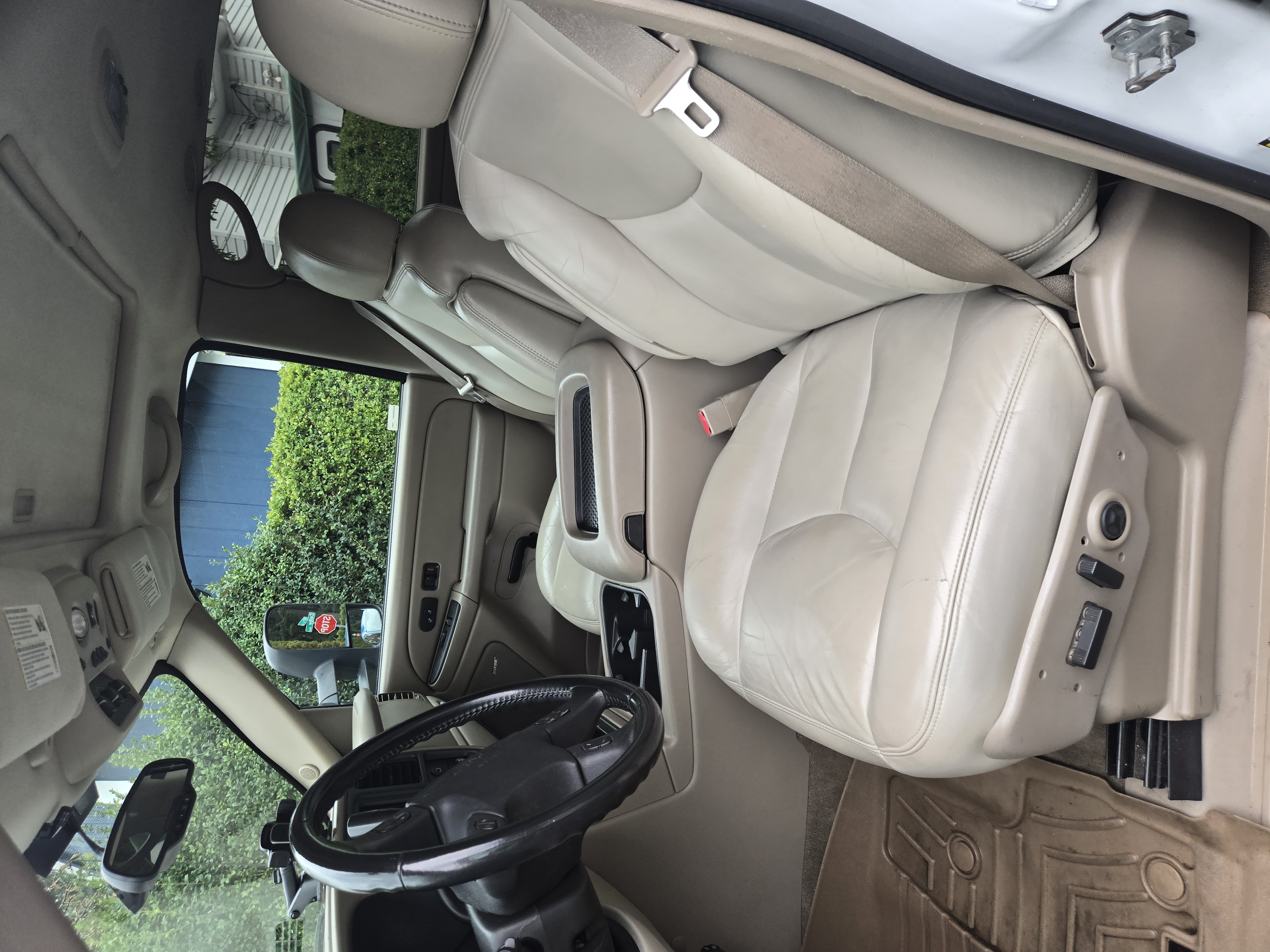 Used 2005 GMC Yukon XL SLT w/ SLT Preferred Equipment Group AWD/4WD image 8