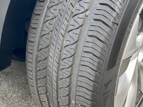 Used 2022 Tesla Model Y Long Range image 17