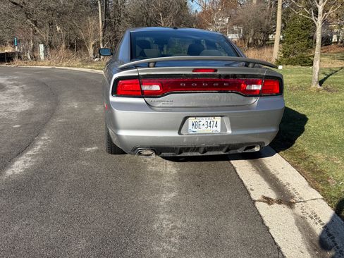 Used 2013 Dodge Charger SXT image 5