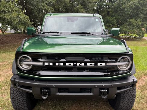 Used 2022 Ford Bronco Outer Banks w/ Sasquatch Package image 2