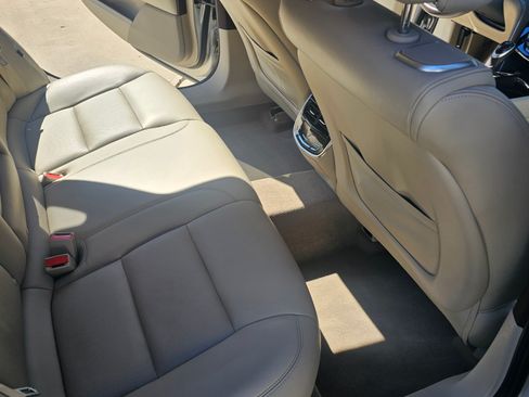 Used 2013 Cadillac XTS Premium image 11