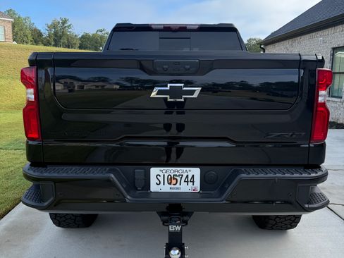 Used 2024 Chevrolet Silverado 1500 ZR2 w/ Technology Package AWD/4WD image 5