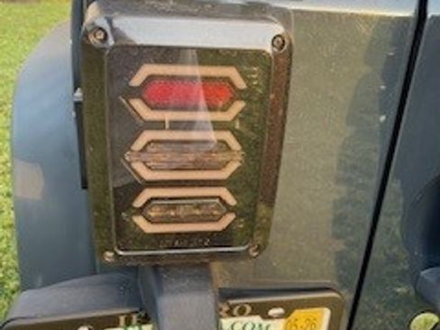 Used 2017 Jeep Wrangler Sport image 11