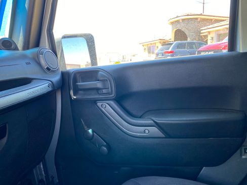 Used 2013 Jeep Wrangler Sport w/ Connectivity Group AWD/4WD image 10