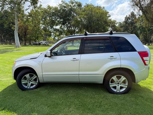 Used 2006 Suzuki Grand Vitara Luxury AWD/4WD image 1