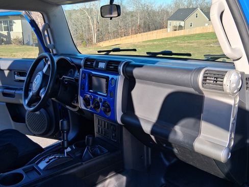 Used 2007 Toyota FJ Cruiser 4WD image 11