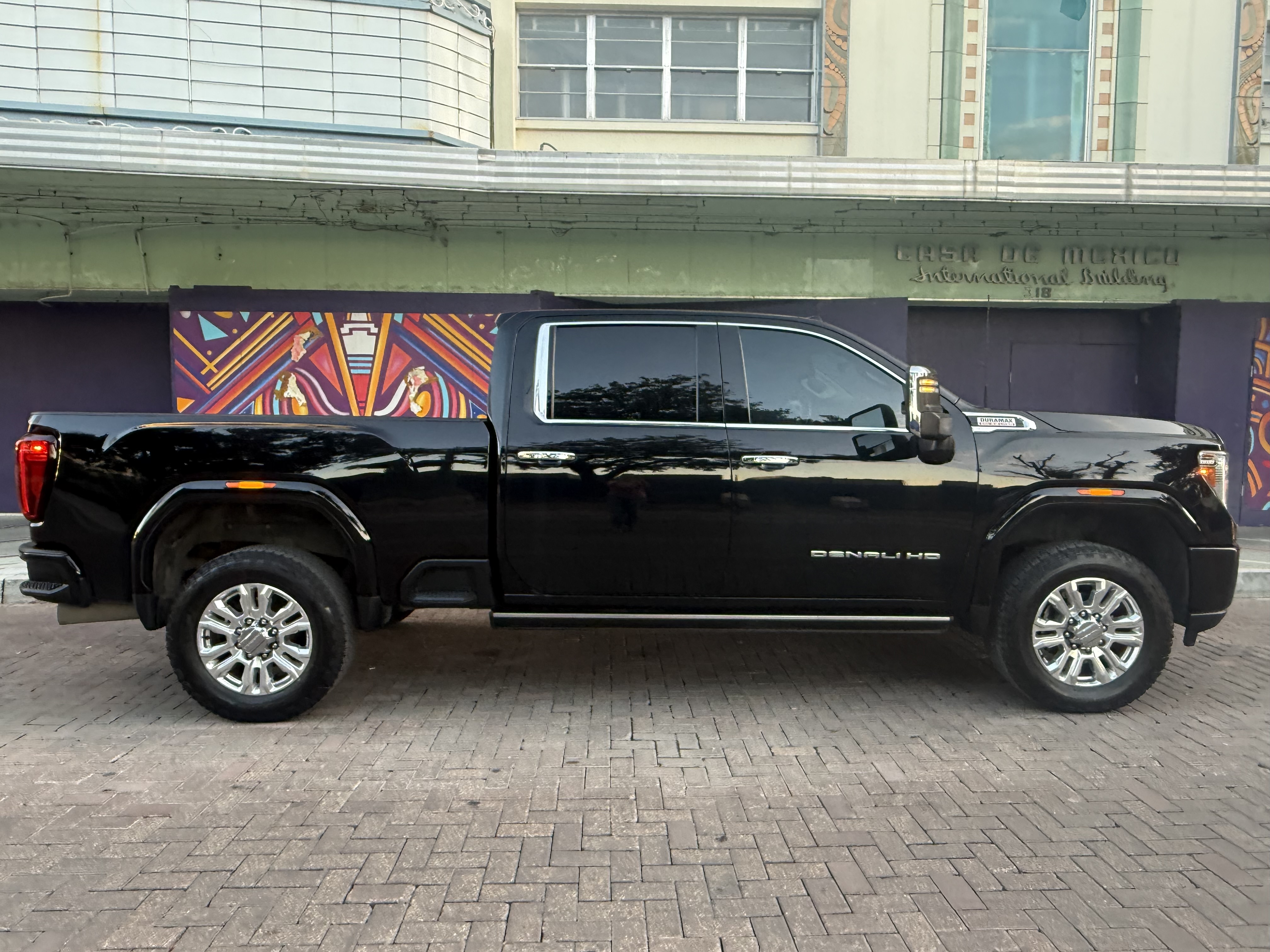 Used 2023 GMC Sierra 2500 Denali w/ Denali Ultimate Package AWD/4WD image 16