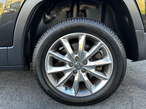 Used 2014 Jeep Cherokee Limited w/ Technology Group image 19