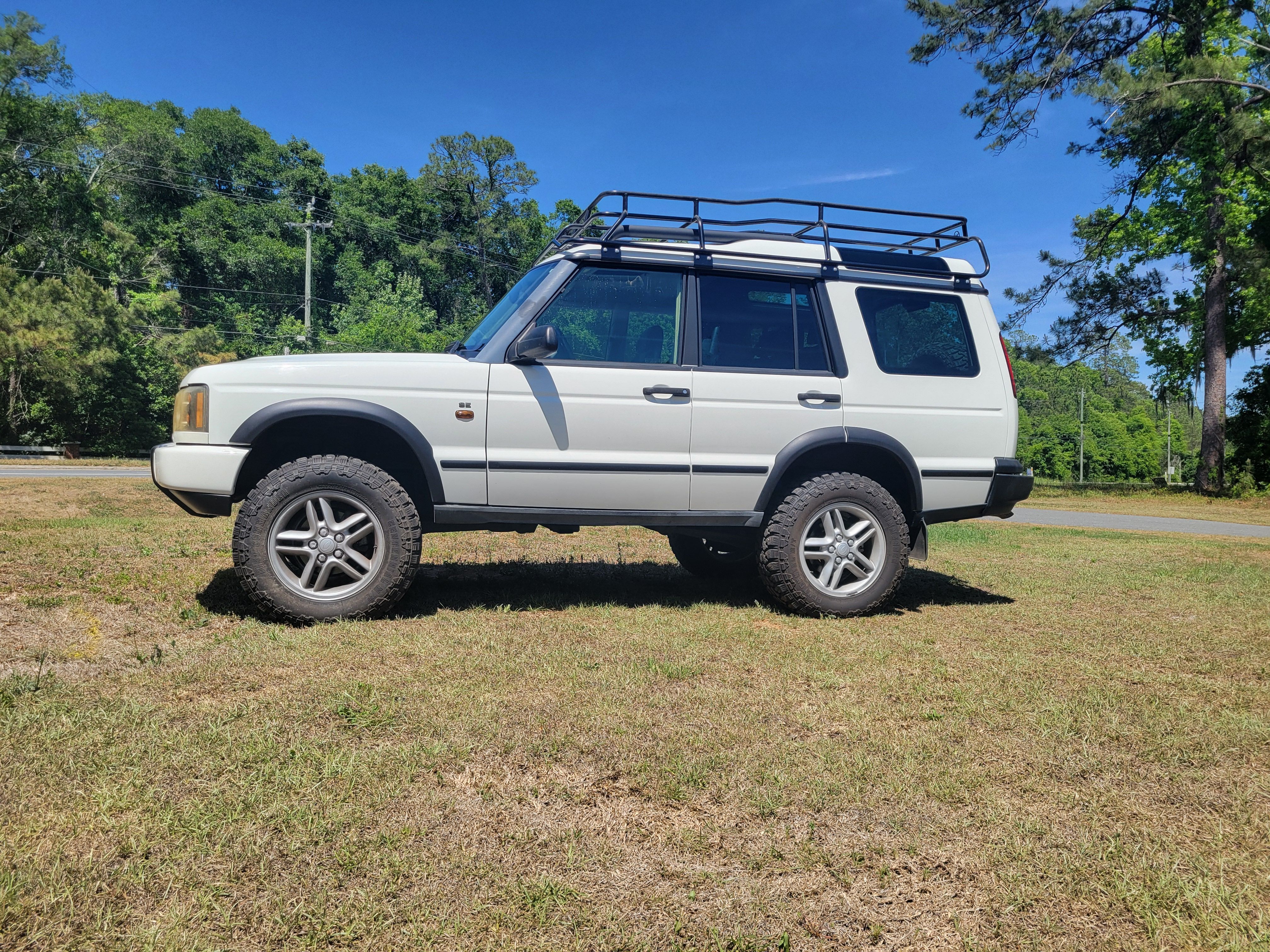 Used 2004 Land Rover Discovery SE AWD/4WD image 1